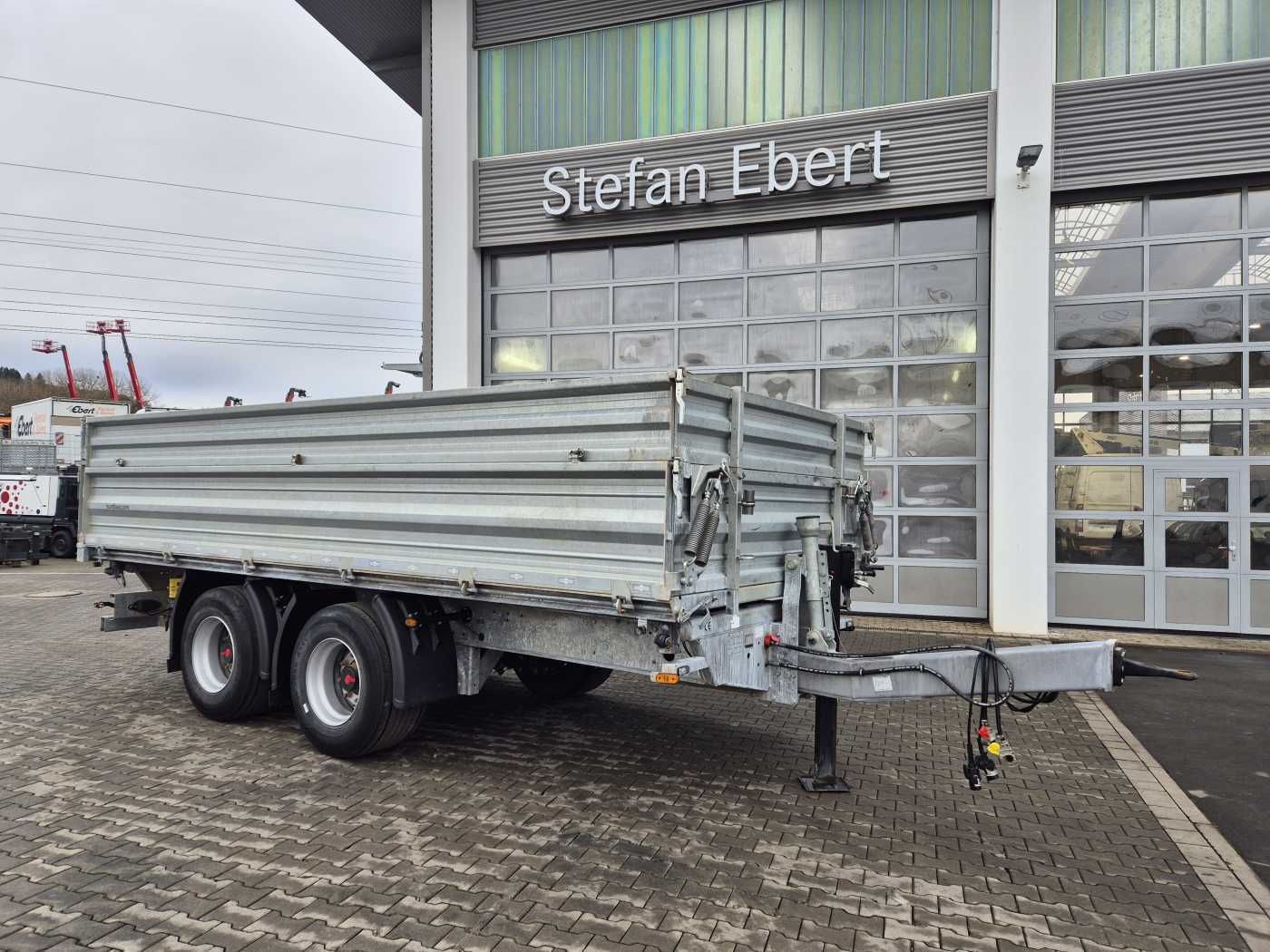 Fahrzeugabbildung Humbaur HTK 185524 Tandem Dreiseitenkipper verzinkt SAF