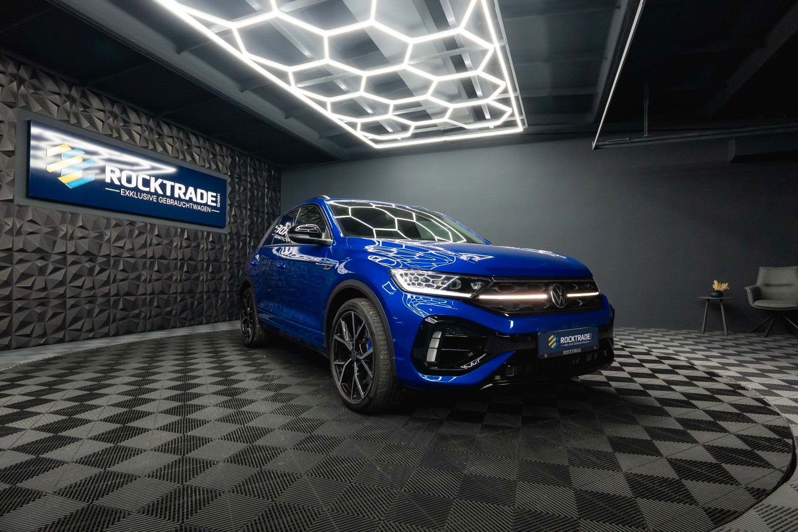 Fahrzeugabbildung Volkswagen T-Roc R 4Motion Black Design *ACC*Matrix*DAB+*