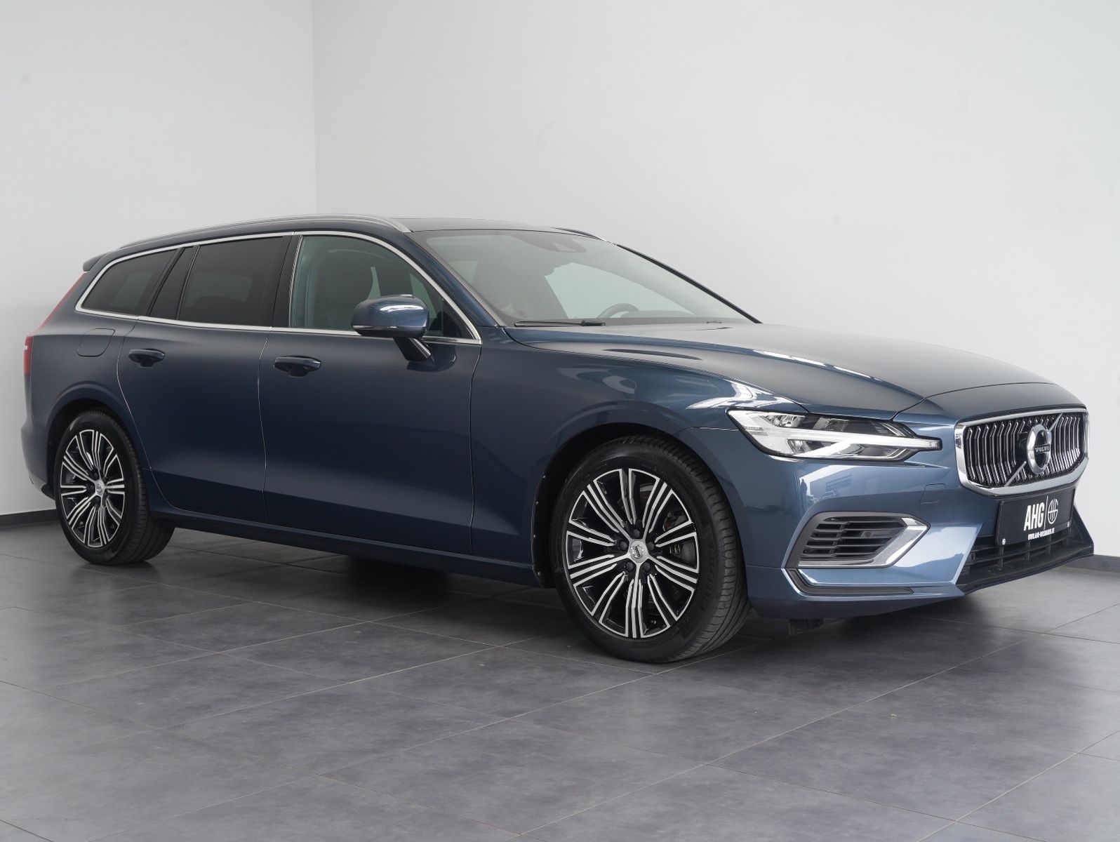 Fahrzeugabbildung Volvo V60 T6 AWD Recharge Plug-In Inscription ACC/AHK