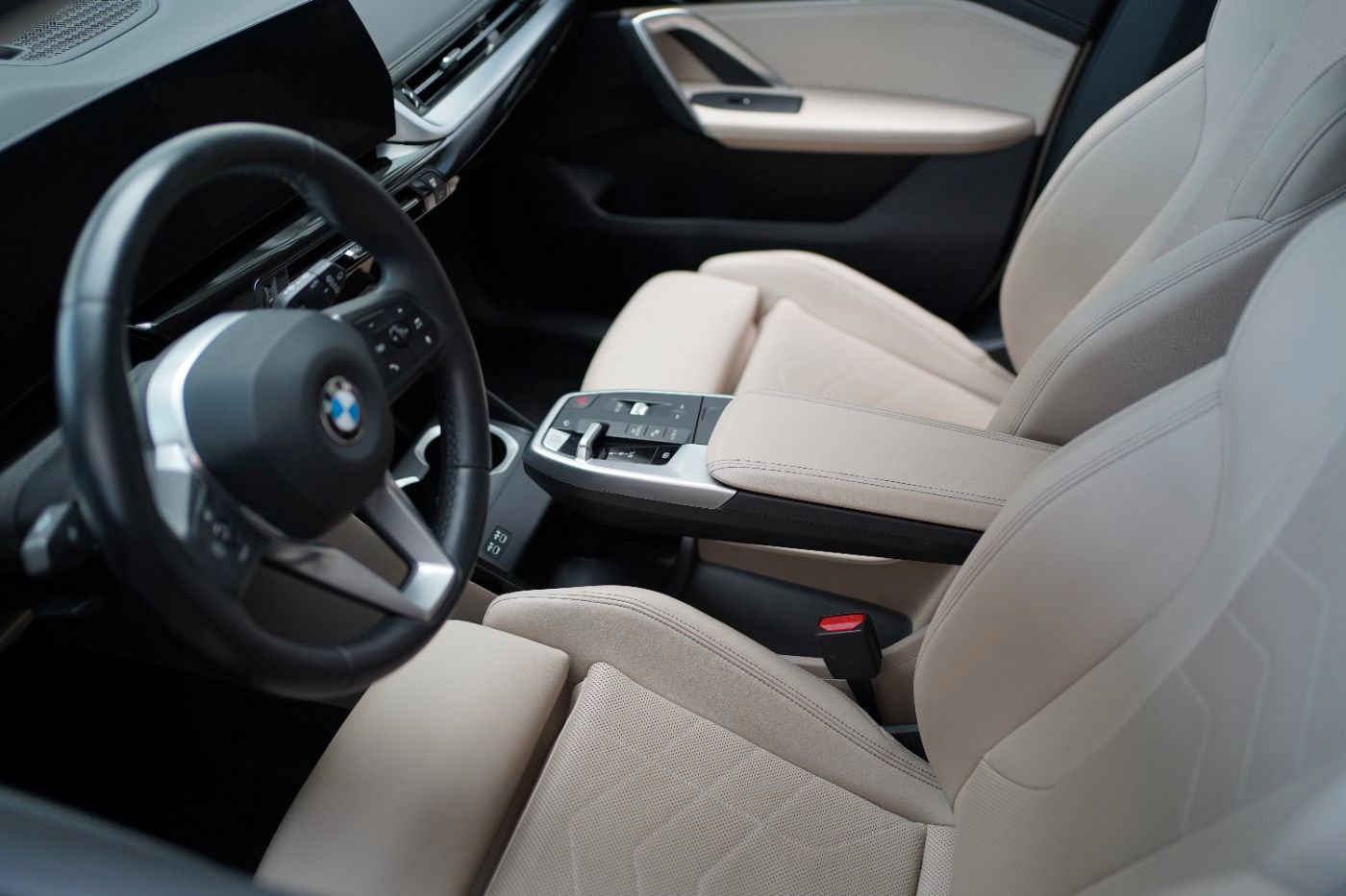 Fahrzeugabbildung BMW X1 18i xLine +LED+Komfortzugang+DAB+Sitzheizung