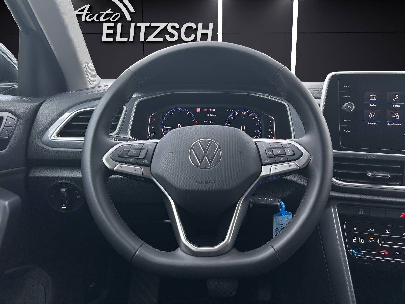 Fahrzeugabbildung Volkswagen T-Roc TSI Style DSG LEDplus CarPlay AID ACC RFK