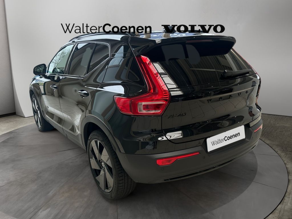 VOLVO XC40 B3 B DKG Plus Black Edition 360° Schiebedac VOLVO XC40 B3 B DKG Plus Black Edition 360° Schiebedac