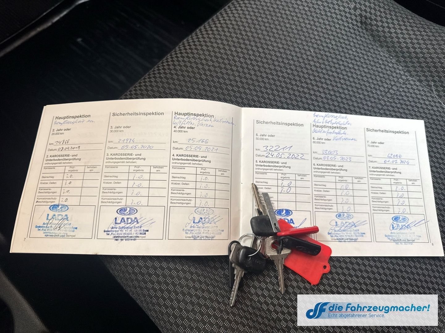 Fahrzeugabbildung Lada Taiga 4x4 GA Privacyverglasung teilb.Rücksb eFH