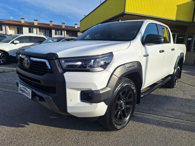 Toyota TOYOTA Hilux 2.8 D 4WD 4 porte Double Cab Invinc