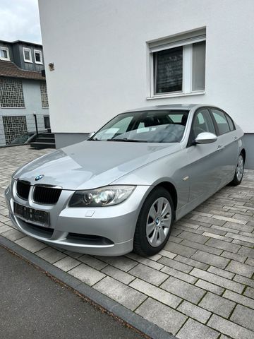 BMW 318i Keyless Go, wenig Kilometer, 2. Hand