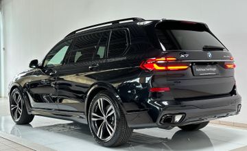 Fahrzeugabbildung BMW X7 xD40d M Sport ACC SoftCl Massage DAB SkyLoung