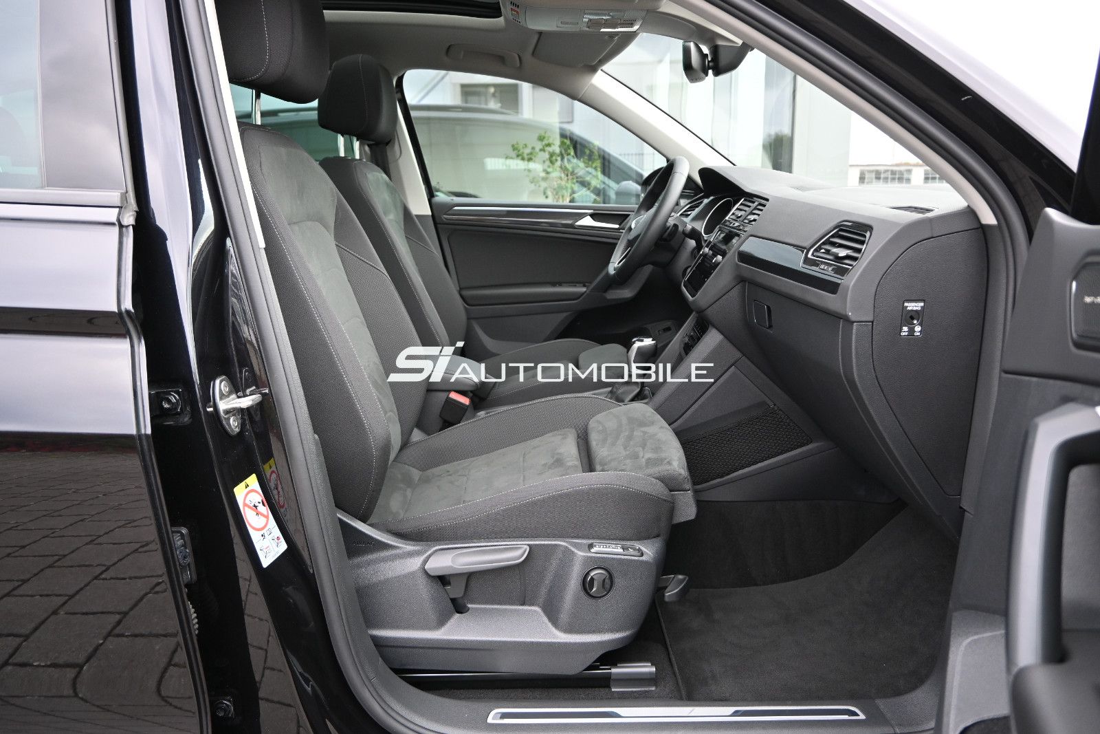 Fahrzeugabbildung Volkswagen Tiguan 2.0 TDI DSG °ACC°AHK°HARMAN°MASSAGE°PANO°