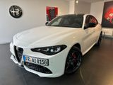 Alfa Romeo Giulia 2.0 Turbo Q4 AT8 Tributo Italiano - Alfa Romeo: Italia