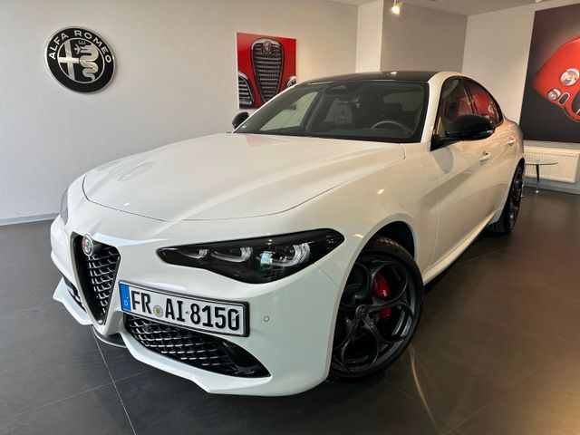 Alfa Romeo Giulia 2.0 Turbo Q4 AT8 Tributo Italiano