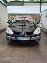 Renault Megane Scenic - Renault Megane mit Benzin-Antrieb: Van
