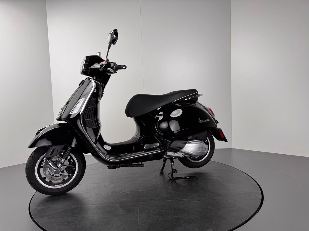 Fahrzeugabbildung Vespa GTS 300 SUPER RST E5 *REMUS-AGA *77,- € mtl. !