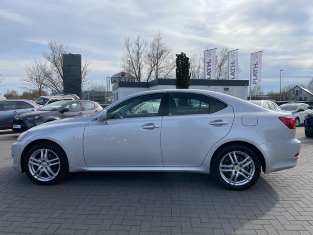 Lexus IS 220  d