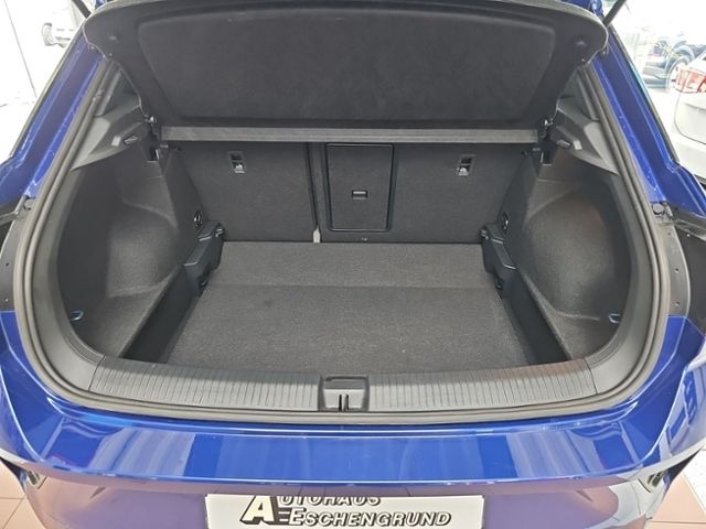 Fahrzeugabbildung Volkswagen T-Roc 1.5 TSI DSG R-Line AHK KLIMA NAVI TOP-SPOR