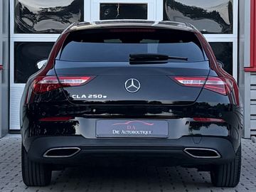 Mercedes CLA 250 Shooting Brake - 11