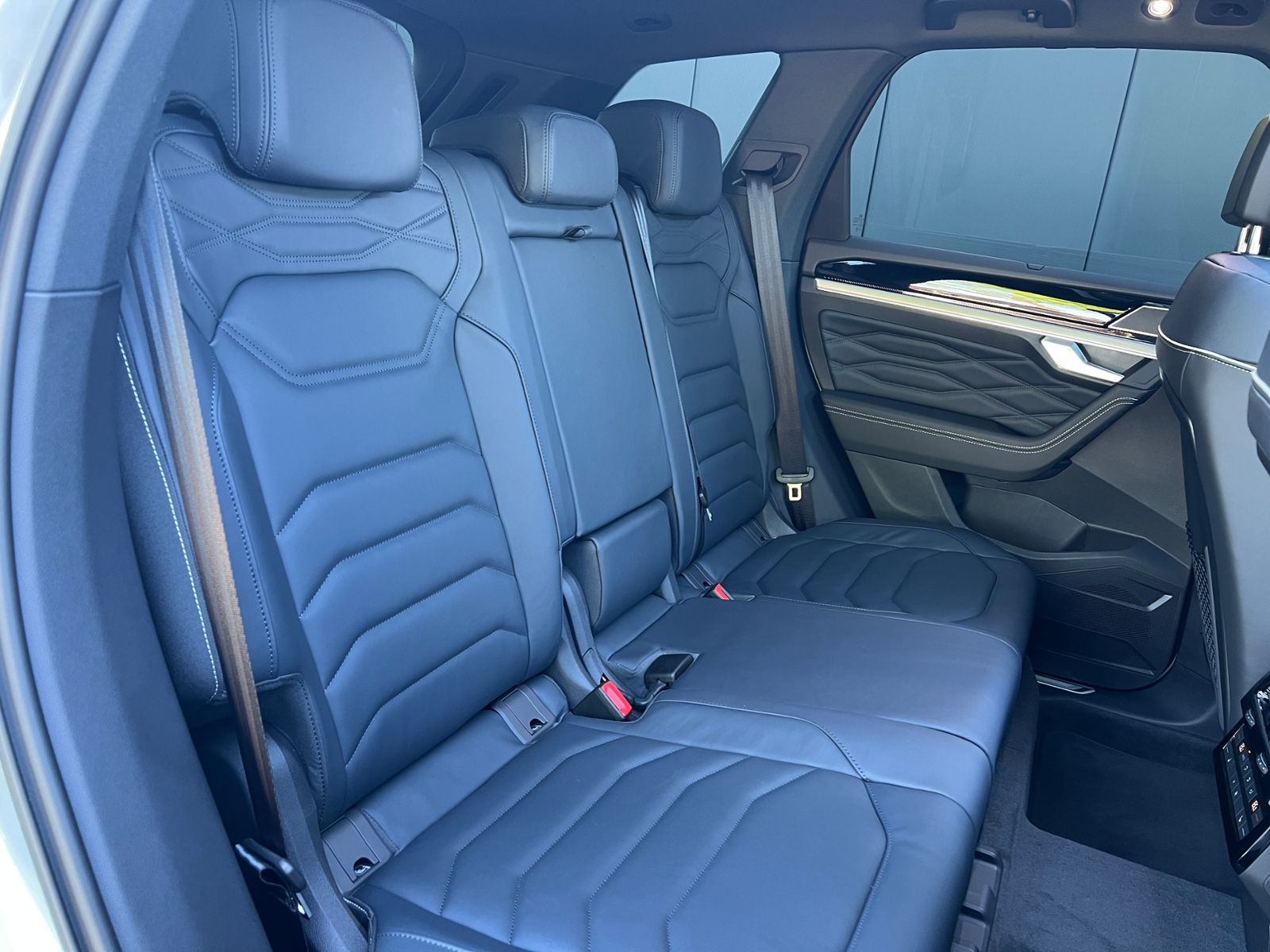Fahrzeugabbildung Volkswagen Touareg R-Line FINAL EDITION 3.0 TDI 4MOTION