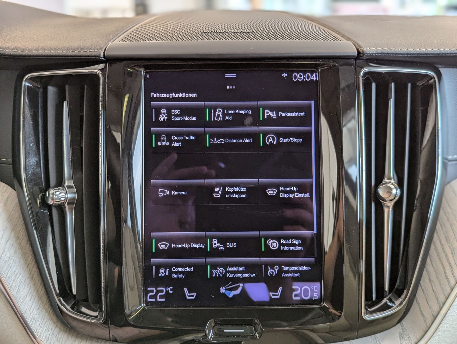 VOLVO XC60 Inscription HUD Harman H/K Pano Cam 360° - Image 29