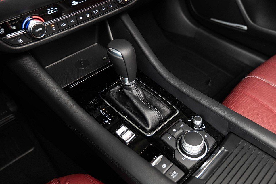 Fahrzeugabbildung Mazda 6 Kombi 2.5i 194PS A/T HOMURA SUNR
