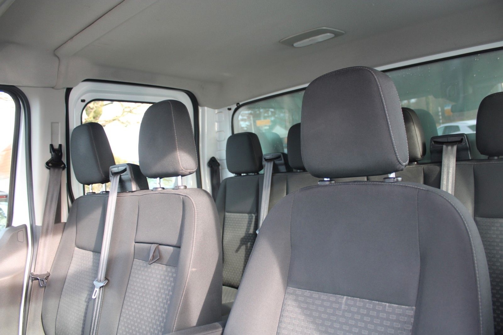 Fahrzeugabbildung Ford Transit Trend L3 DoKa Pritsche Plane & Spriegel