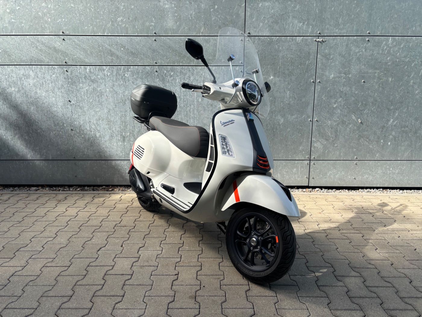 Fahrzeugabbildung Vespa GTS 300 Super Sport Windschild Topcase