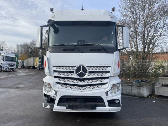 Mercedes-Benz 1842 Actros