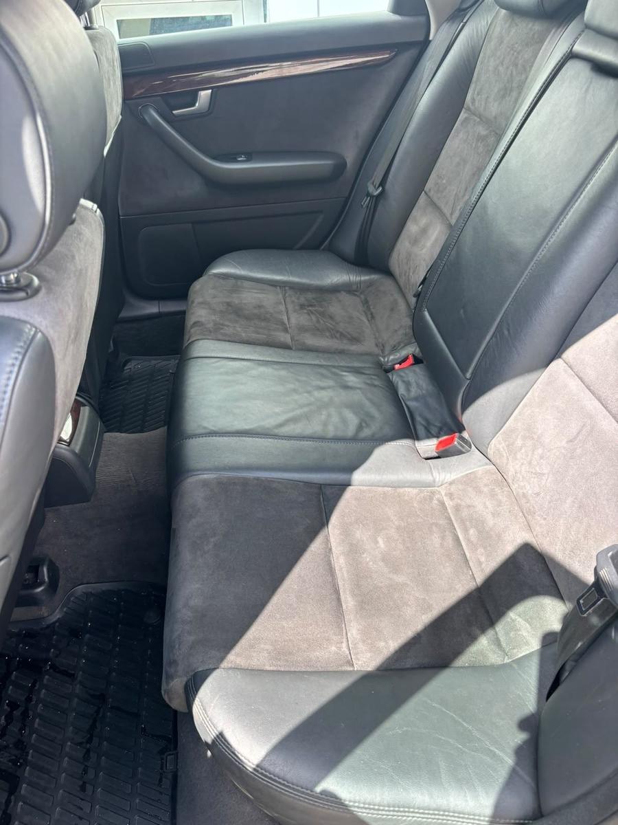 Audi A4 2004 — photo 8
