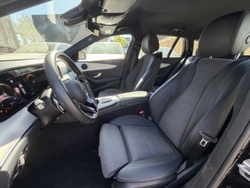 Mercedes E 200 - 4