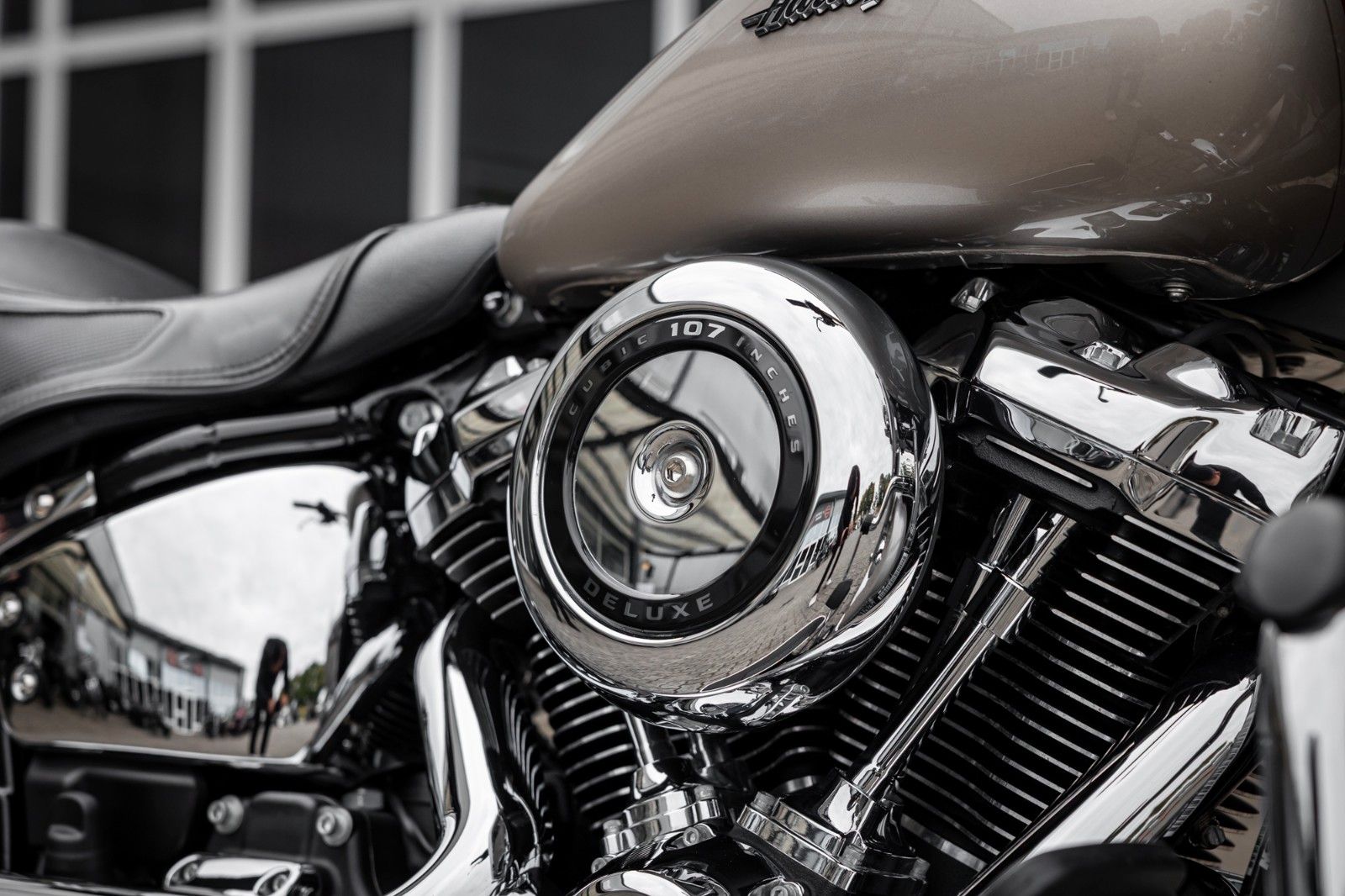 Fahrzeugabbildung Harley-Davidson SOFTAIL DELUXE FLDE - JEKILL & HYDE - NEUWERTIG