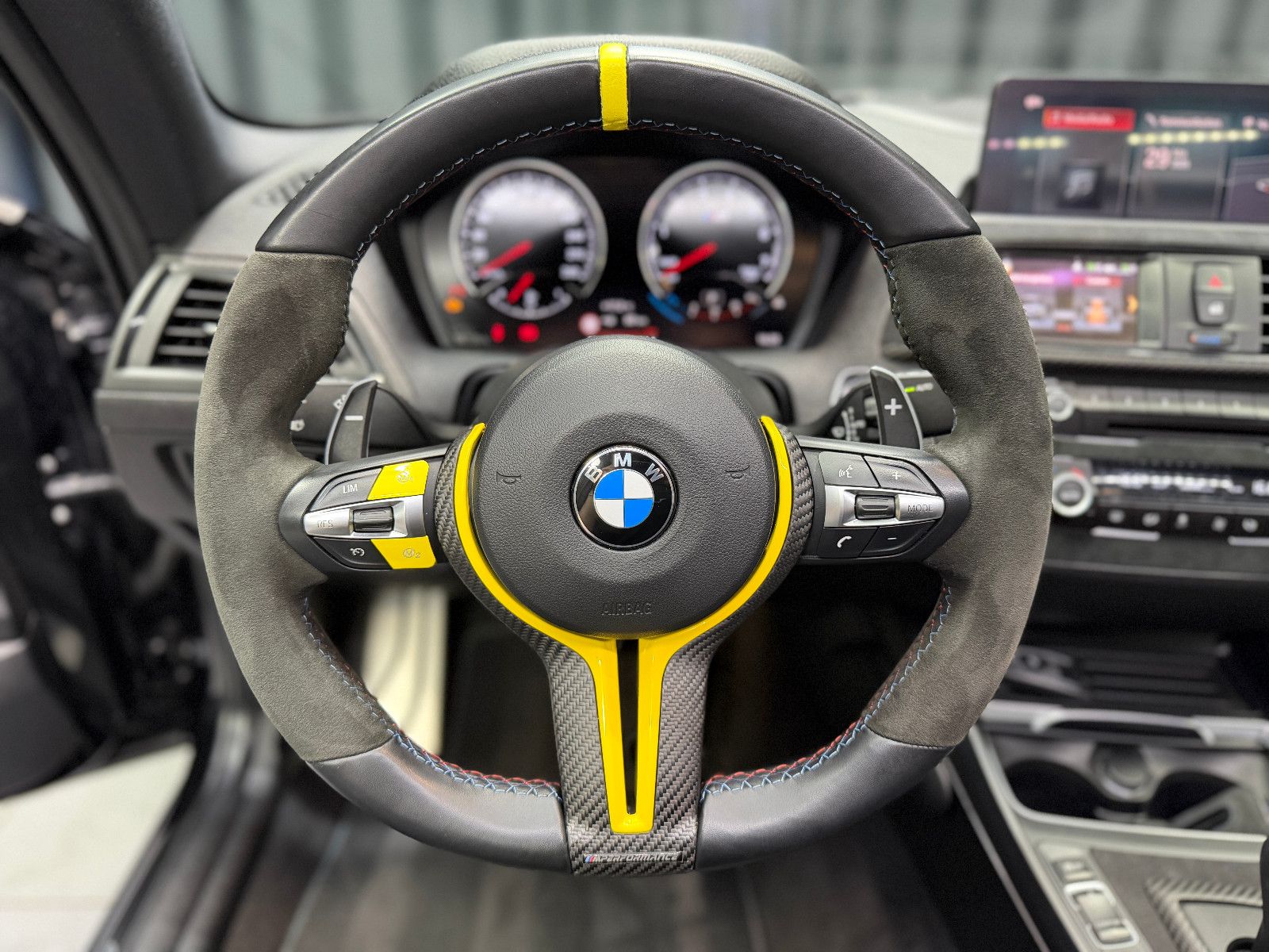 Fahrzeugabbildung BMW M2 Coupe |HJS|H/K|M-PERFORMANCE|H&R