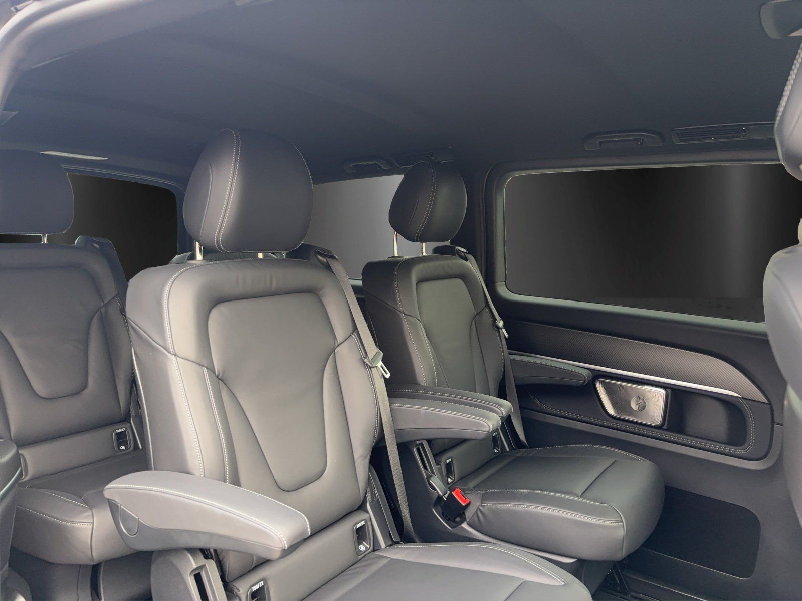 Fahrzeugabbildung Mercedes-Benz V 300 d L 4M EXCLUSIVE AMG AIRMATIC AHK Standhzg