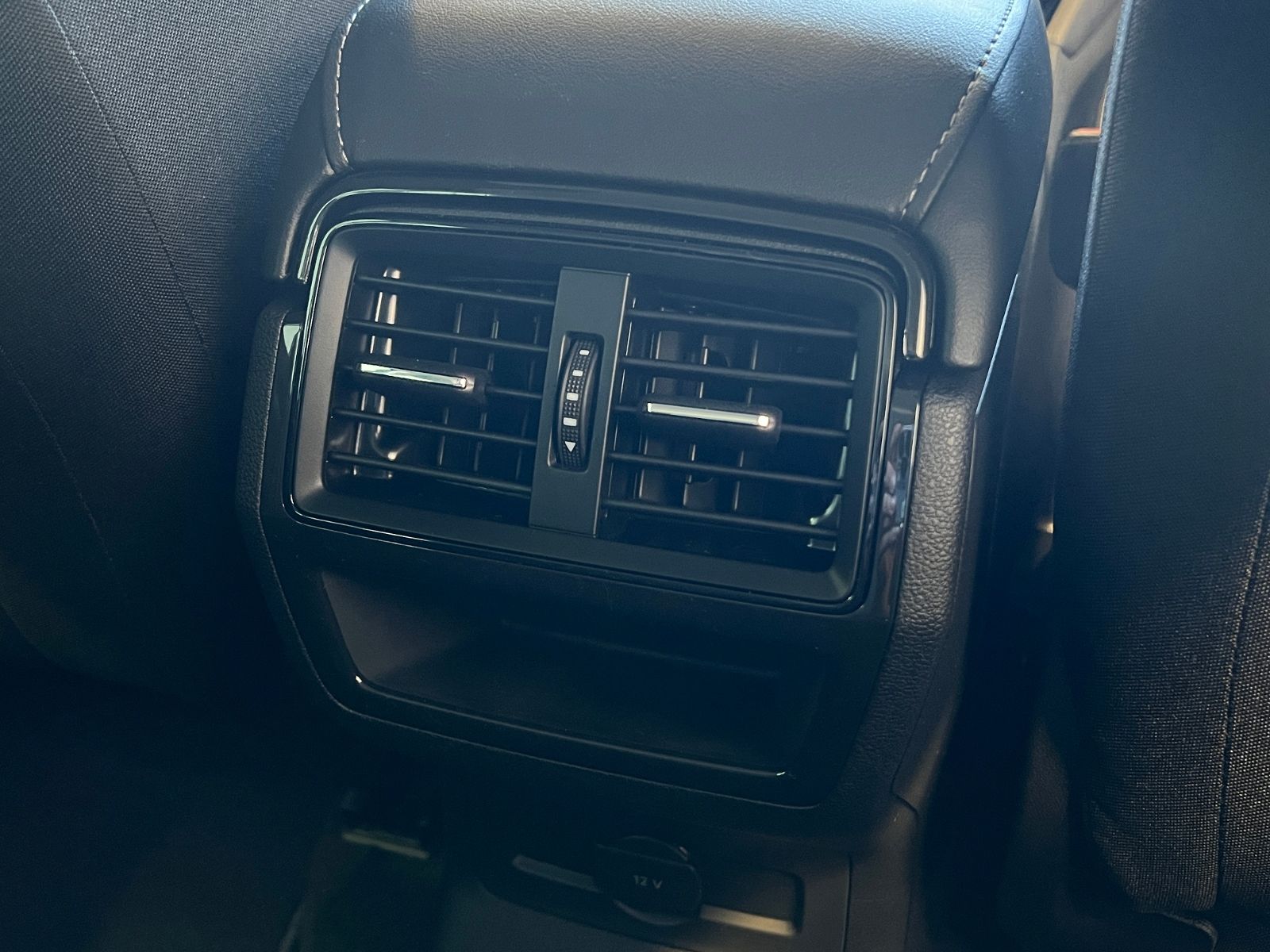 Fahrzeugabbildung SKODA Karoq DRIVE 1.5 TSI DSG *AHK, ACC, LED, Virtual