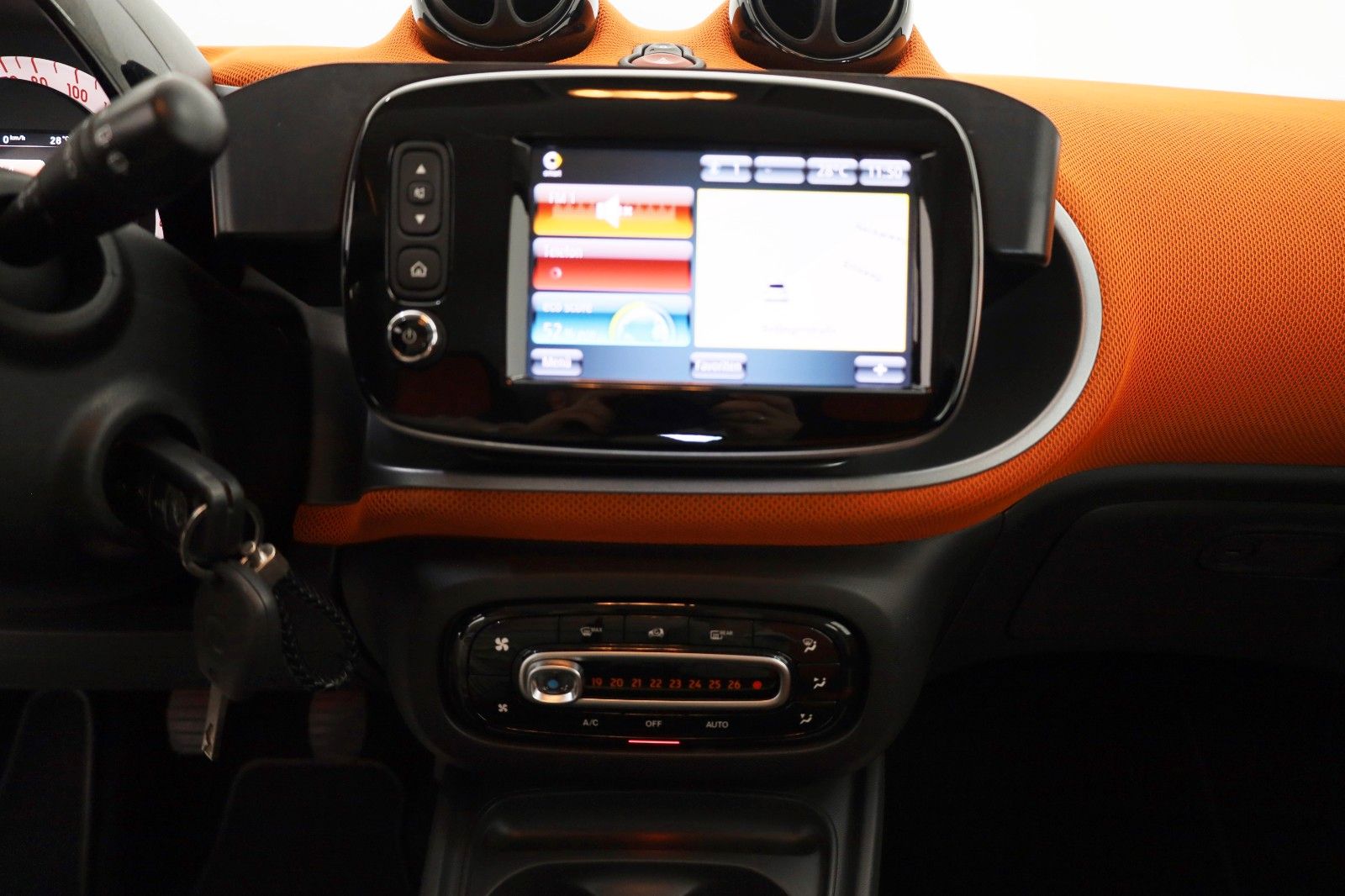 Fahrzeugabbildung Smart ForFour Passion Navi,SH,PDC, Allwetterreifen