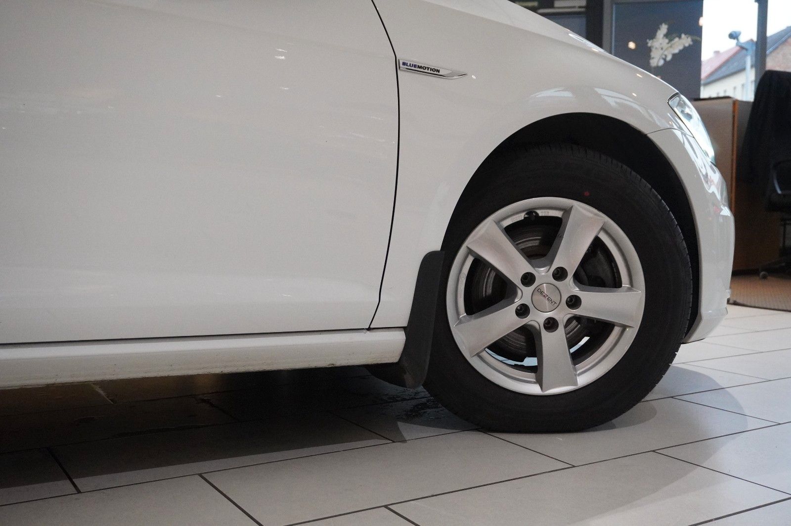 Fahrzeugabbildung Volkswagen Golf VII VARI. 1.5 TGI COMFORT. DSG NAVI/LED/ACC