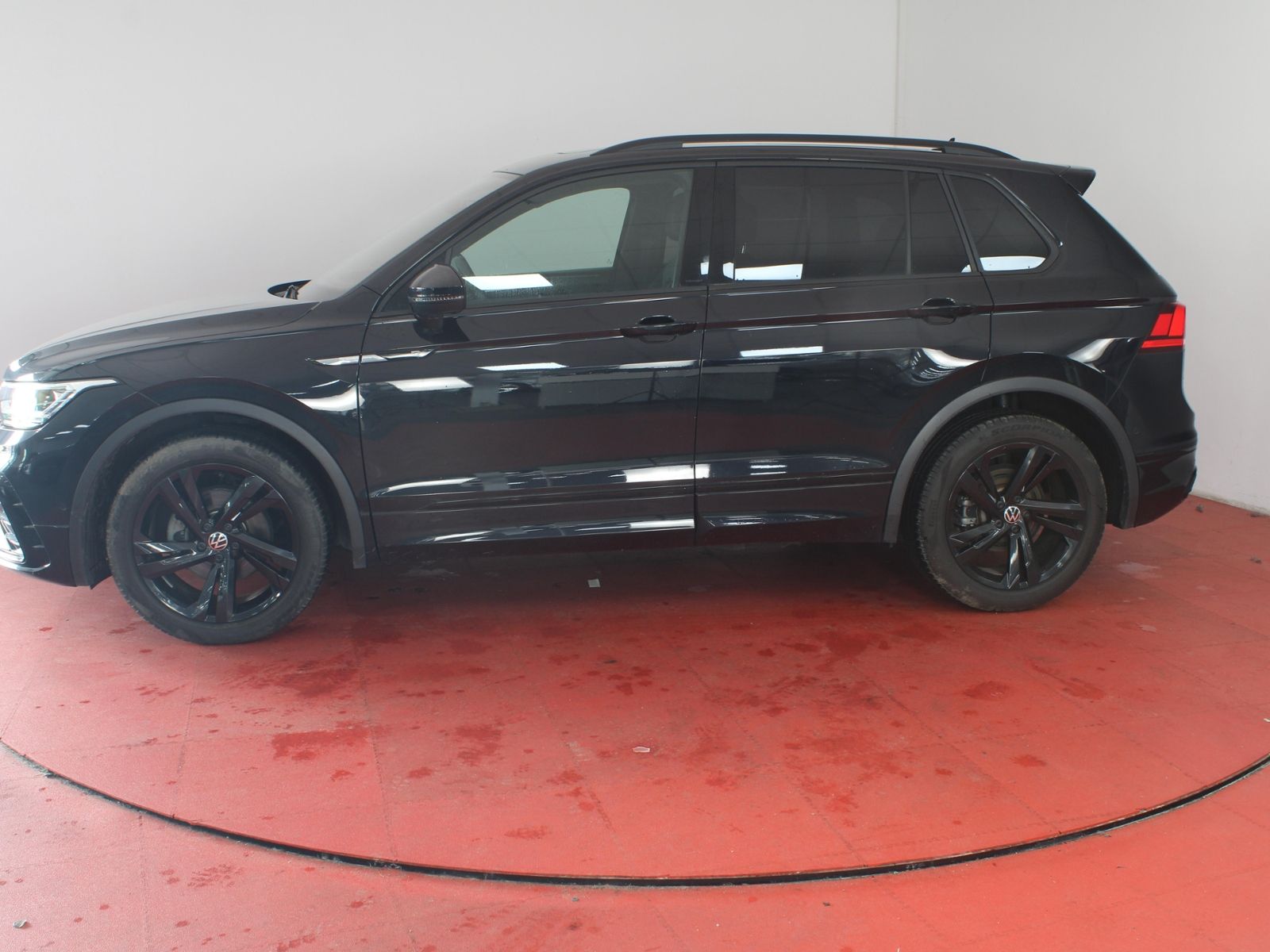 Volkswagen Tiguan R-Line Black Style 2.0TDI DSG 356,-ohne A foto 24