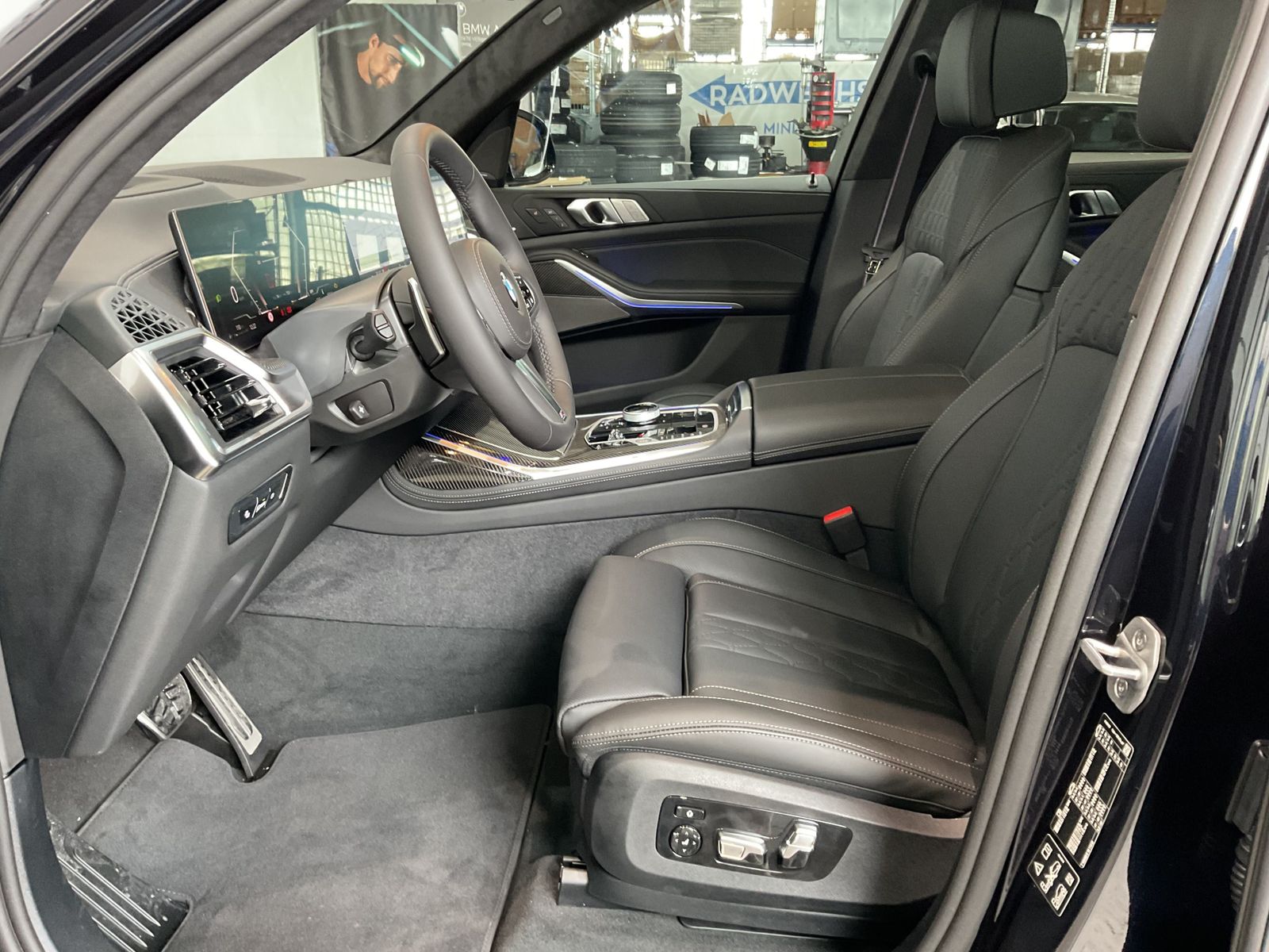 Fahrzeugeinzelansicht 11 Fahrzeugabbildung BMW X7 xDrive40d |Panoramadach |Standheizung |elektr