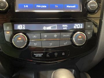 Nissan Qashqai N-Connecta Automatik* Navi* 360* Kamera*