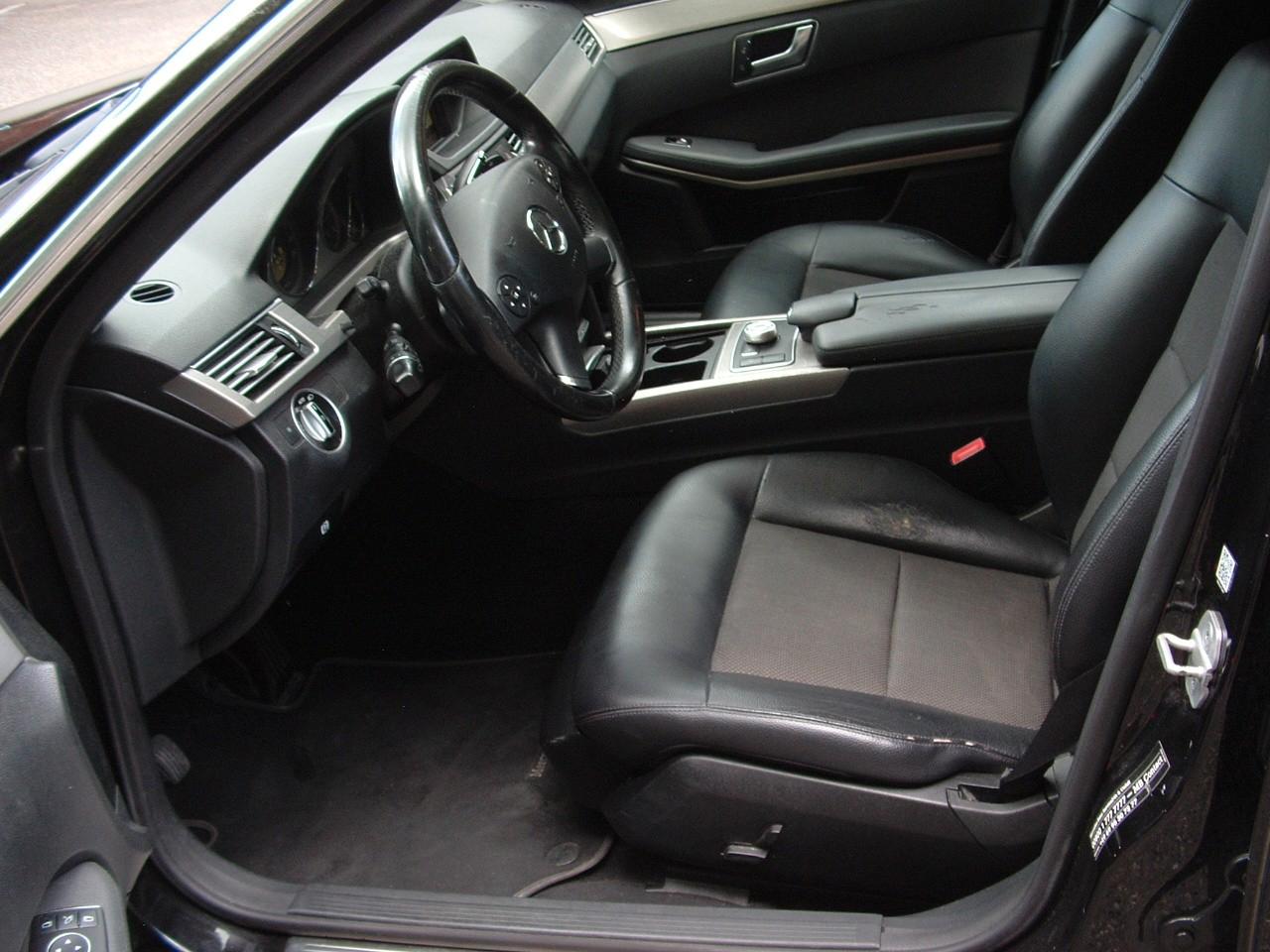 Mercedes-Benz E220 2011 — photo 10