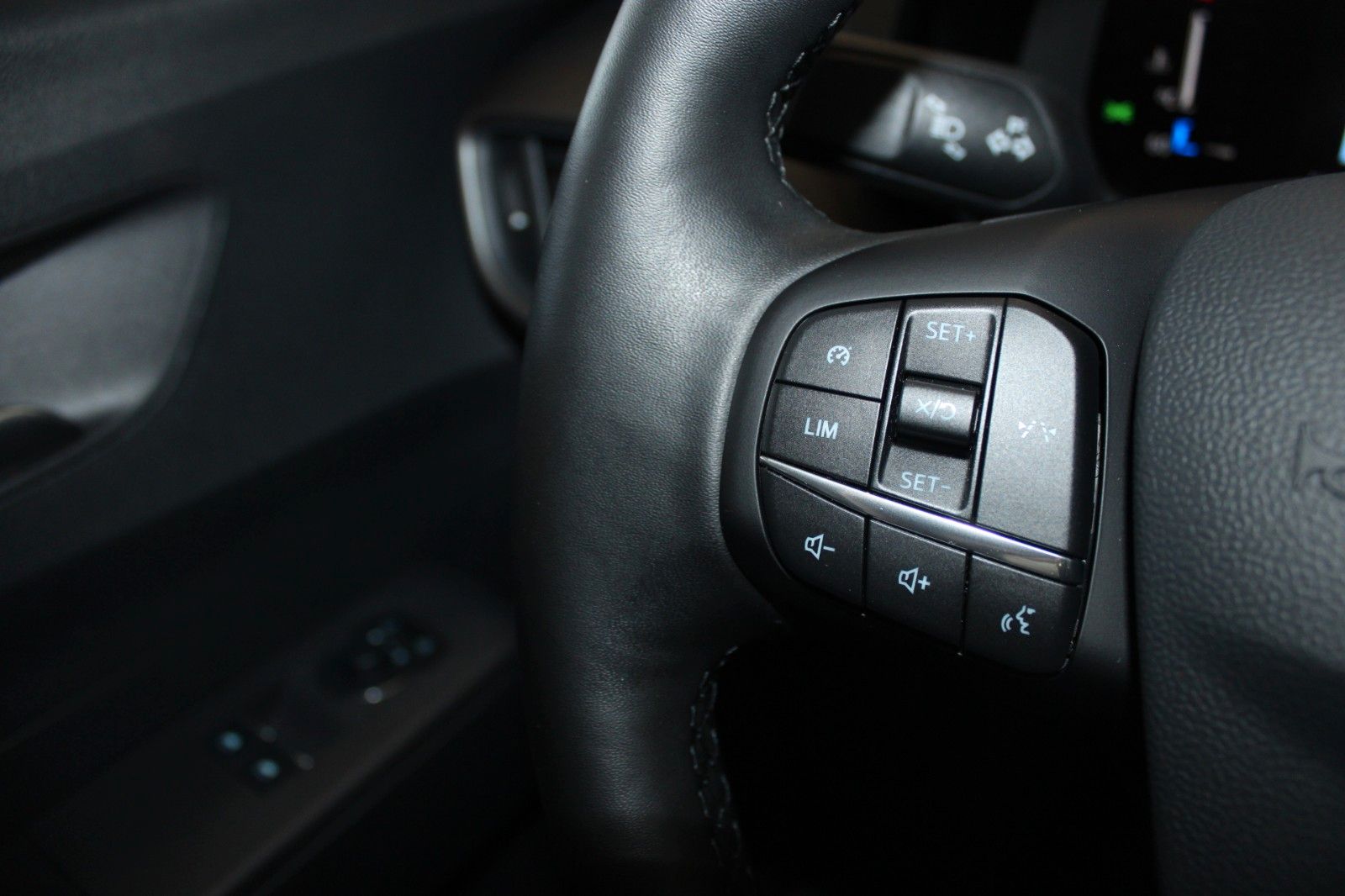 Fahrzeugabbildung Ford Tourneo Courier TREND Kamera PDC WinterPaket2
