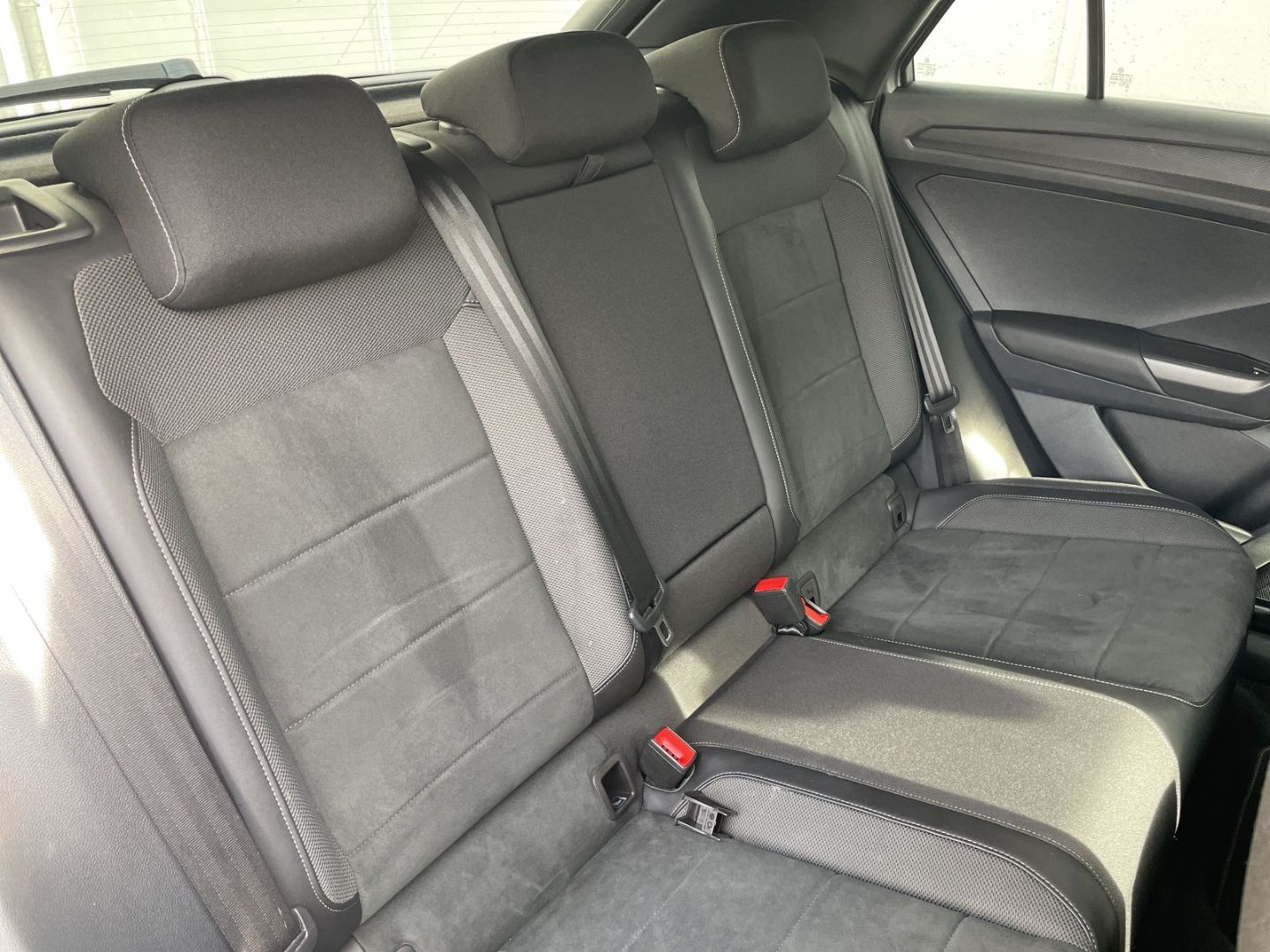 T-Roc 1.5 TSI DSG R-Line Kamera/Matrix/Keyless/A