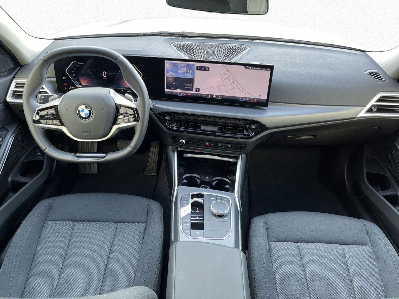 BMW 318i Limousine ParkA,LivePlus,RFK,HiFi,CarPlay