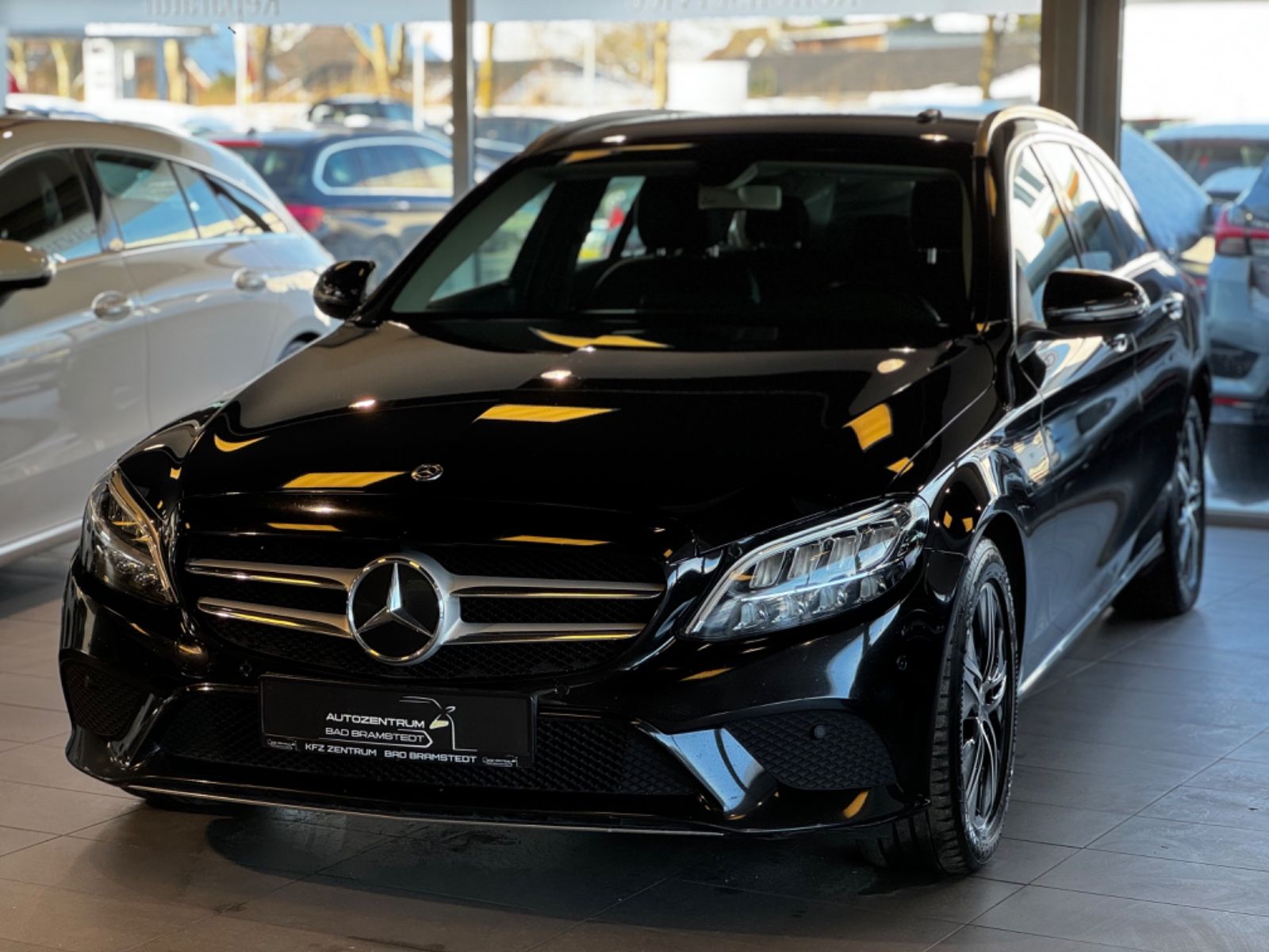 MERCEDES-BENZ C 220d |1-HAND|LED|PDC|SHZ|KAMERA|AHK