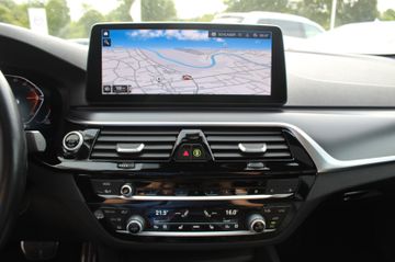 Fahrzeugabbildung BMW 520 d Lim. M Sport HeadUp+Komfortsitze+GSD