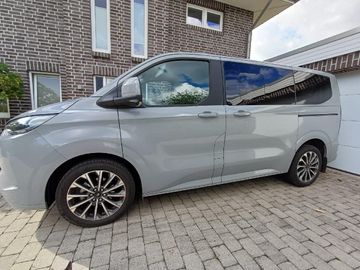 Ford Tourneo Custom Plug-in Hybrid L1 Titanium X