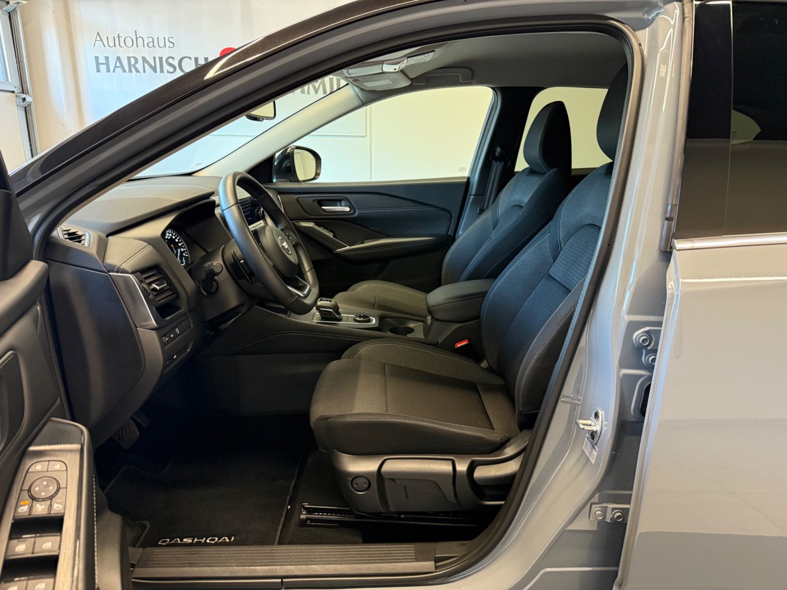 Fahrzeugabbildung Nissan Qashqai N-Con.AT Allrad,Winter-,Business-P.