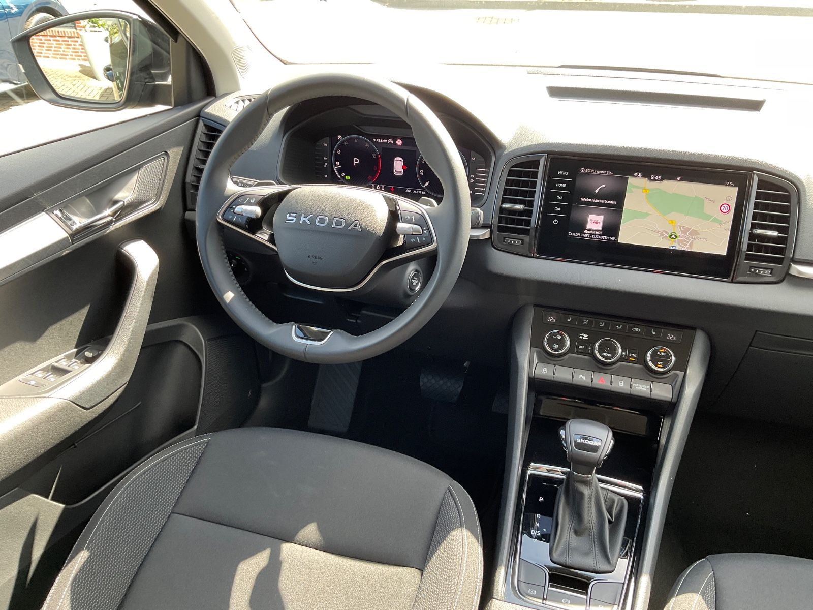 Fahrzeugabbildung SKODA Karoq 1.5l TSI ACT DSG,Navi,Kamera,LED,VirtualCo