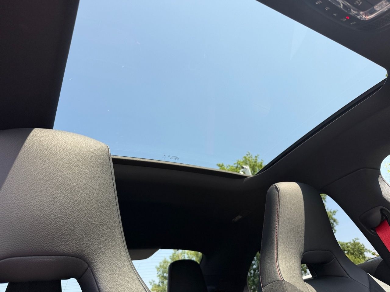 Fahrzeugabbildung Mercedes-Benz AMG CLA 35 4M Coupé AHK+PANO+RIDE C.+NIGH+MULTIB