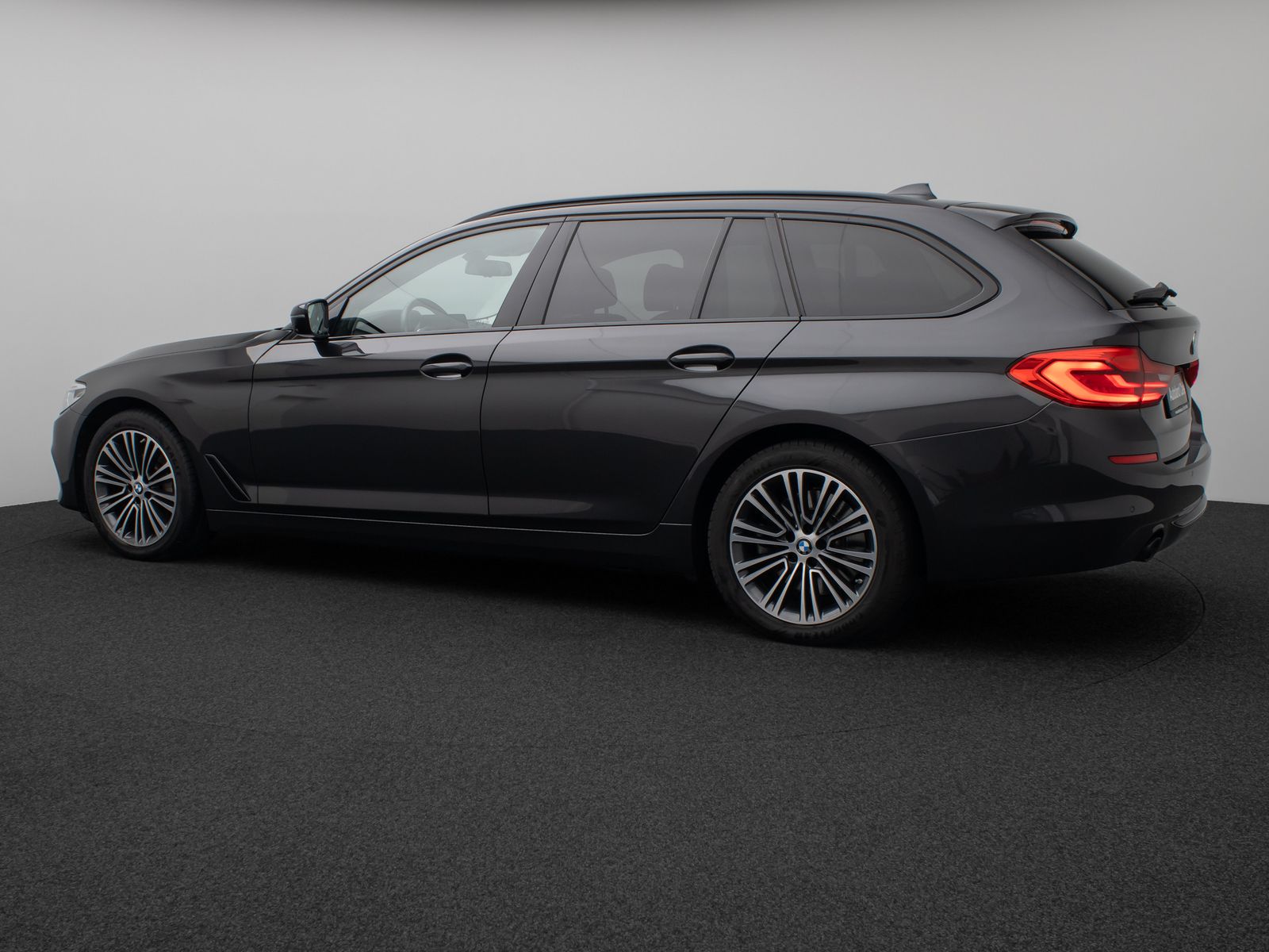 Fahrzeugabbildung BMW 530d xD SportLine 360°HUD DAB H/K 4xKlima Komfor