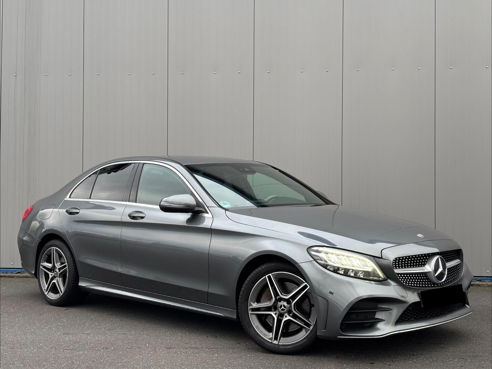 Mercedes-Benz C 300 AMG-LINE Facelift Autom.