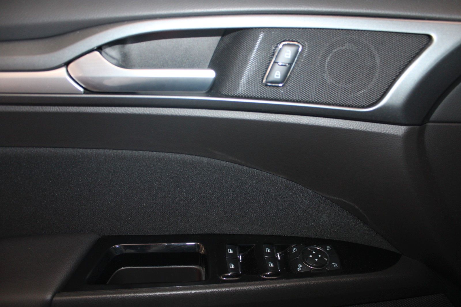 Fahrzeugabbildung Ford Mondeo 1,5 EB Titanium Turnier Winter Paket uvm.