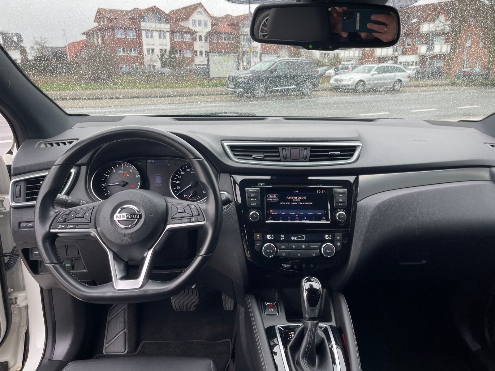 Fahrzeugabbildung Nissan Qashqai 1.3 DiG-T Tekna+ Automatik Leder Navi