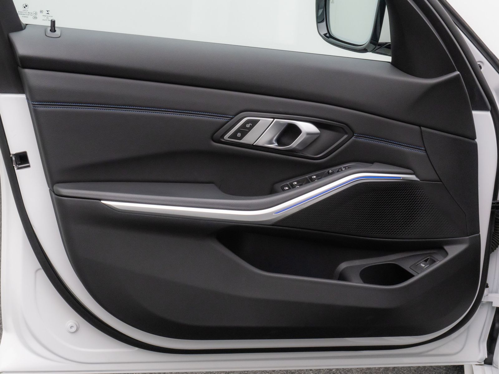 Fahrzeugabbildung BMW 330i xD M Sport Kamera HUD DAB ACC Alarm 19Zoll